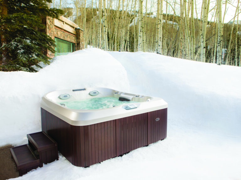 winter hot tub benefits