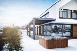 JHT-J280-Lifestyle-Snow
