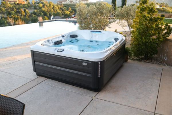 hot tub maintenance